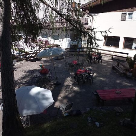 Hostel Il Pirata Каварено Екстериор снимка