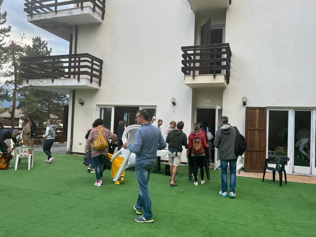 Hostel Il Pirata Каварено Екстериор снимка