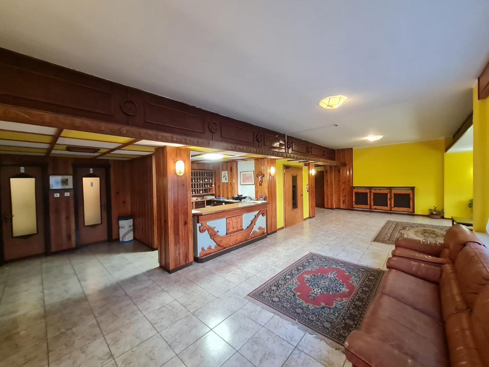 Hostel Il Pirata Каварено Екстериор снимка