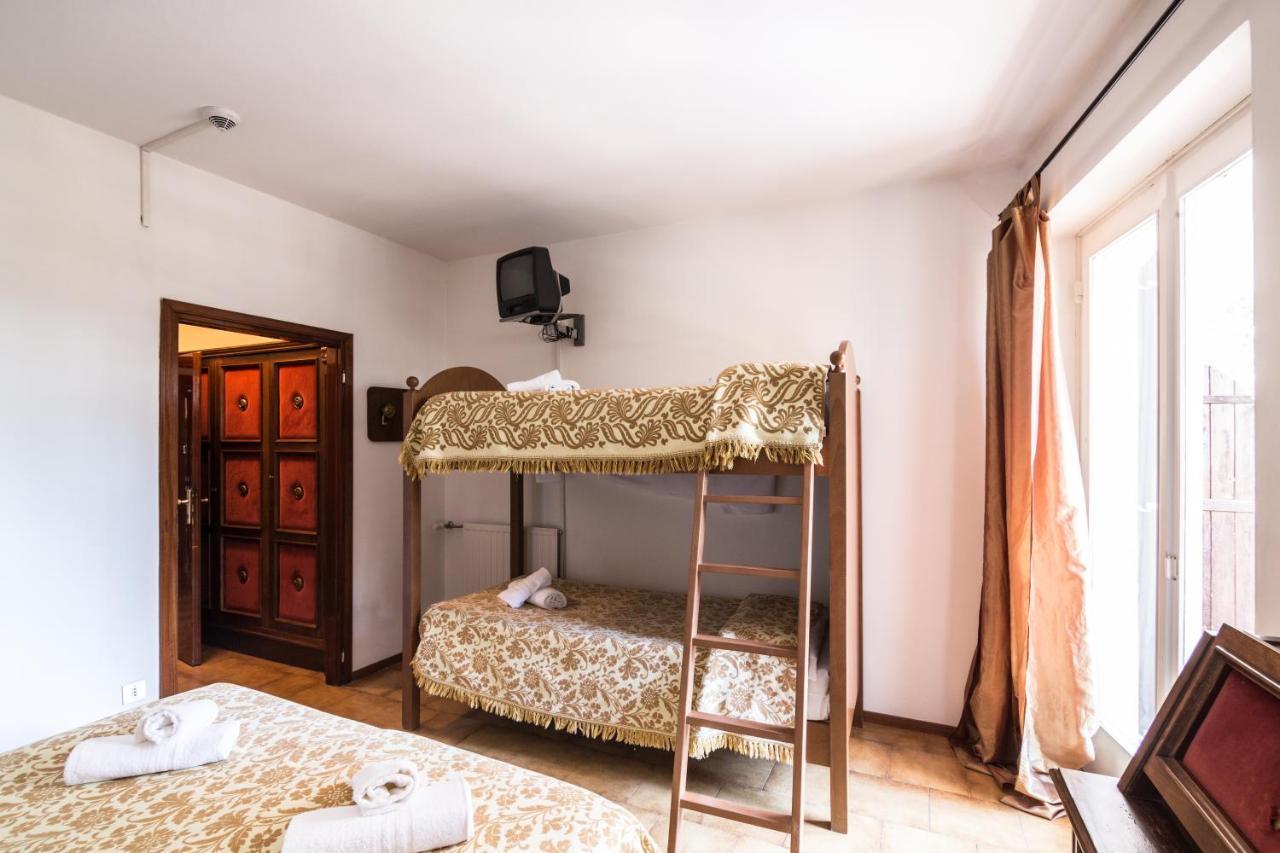 Hostel Il Pirata Каварено Стая снимка